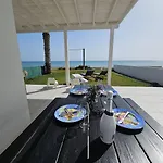 וילה Ammos Beachfront Paradise לרנקה