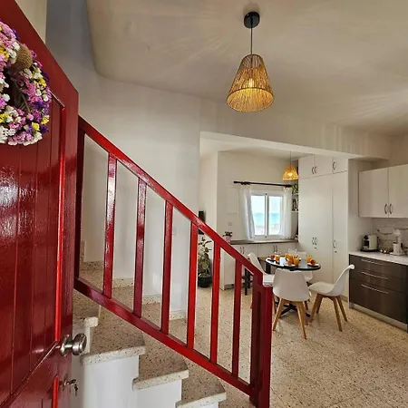 וילה Ammos Beachfront Paradise לרנקה