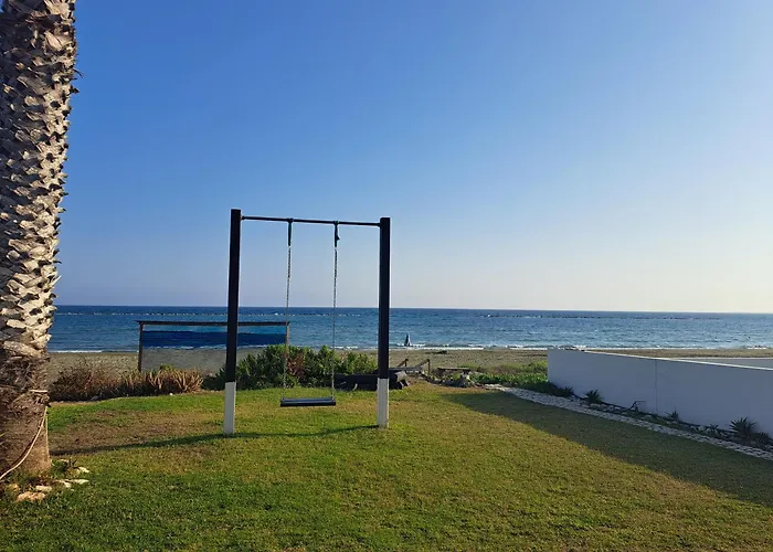 Ammos Beachfront Paradise Вилла Ларнака